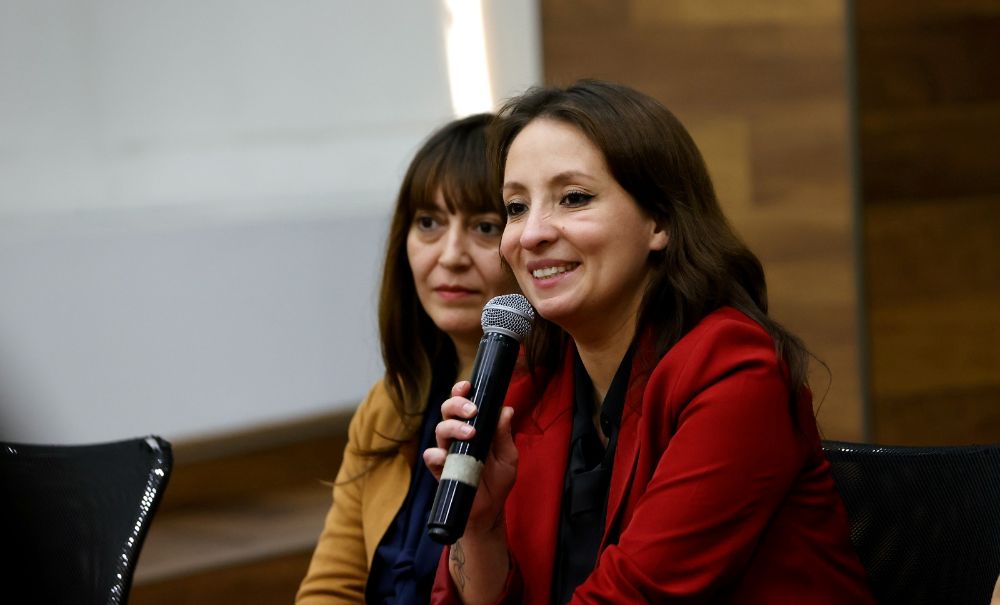 Aracelly Rojas Vallet, secretaría ejecutiva del Fondo del Libro y la Lectura del Ministerio de las Culturas, las Artes y el Patrimonio, destacó "lo importante que es el despliegue y la colaboración para este tipo de proyectos a nivel internacional. 